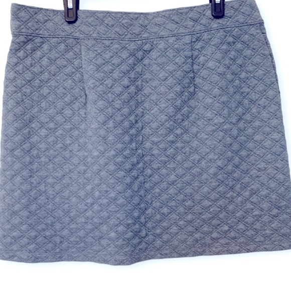 Loft Mini Quilt Pattern Skirt Size L - Picture 2 of 8